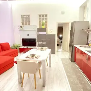 Yes, Yes! Lovely Good Amenities Center Apartment Budapest